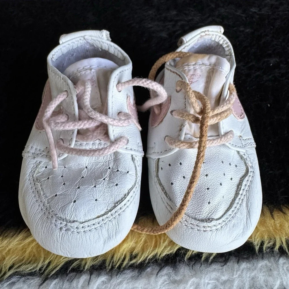 Size 1c - Vintage 1986 Nike Sweet Dreams Pink Swoosh Baby Newborn Shoes